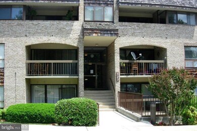 423 Christopher Ave unit T4, Gaithersburg, MD 20879 - photo 2
