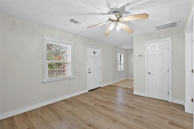 234 Cortlandt St unit 2, Houston, TX 77007 - photo 3