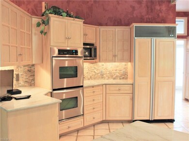 Eat in kitchen