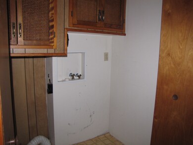 312 E Pembroke St, Tuscola, IL 61953 - photo 5