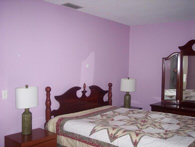 4405 Woodstock Dr unit C, West Palm Beach, FL 33409 - photo 3