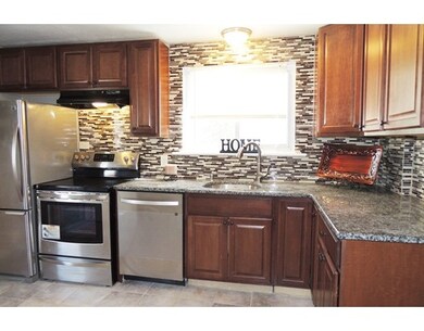 55 Bennington St, Springfield, MA 01108 - photo 2