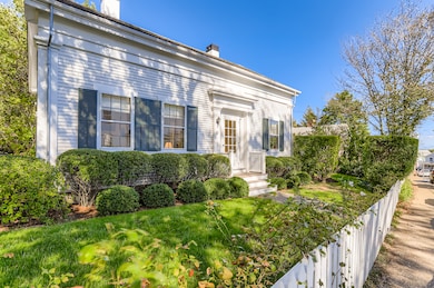 27 Spring St, Vineyard Haven, MA 02568 - photo 3