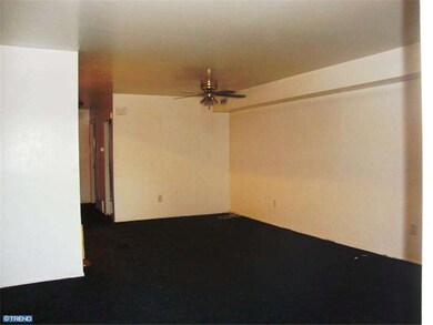 8022 Craig St, Philadelphia, PA 19136 - photo 2