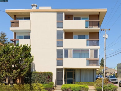 4099 Howe St unit 203, Oakland, CA 94611 - photo 3