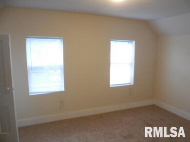 1512 W 4th St, Davenport, IA 52802 - photo 7