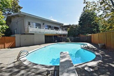 6 Maple Ln, Mercer Island, WA 98040 - photo 6