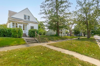 1316 Franklin St, Cedar Falls, IA 50613 - photo 2