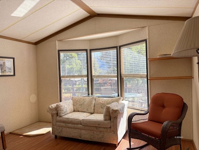 52901 Pine Cove Rd unit 37, Idyllwild, CA 92549 - photo 4