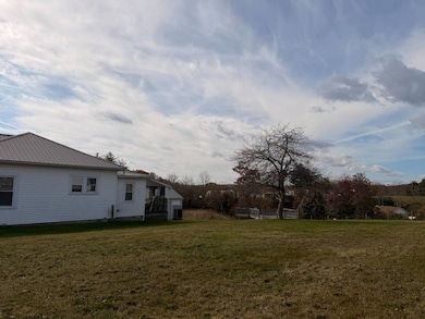 711 N Wickham Ave, Princeton, WV 24740 - photo 7