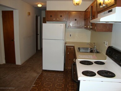 160a Columbine Kitchen 002