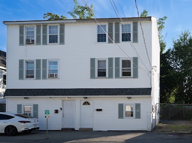 76 W 3rd St, Lowell, MA 01850 - photo 2