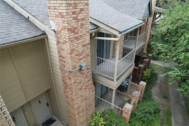 11201 Lynbrook Dr unit 3703, Houston, TX 77042 - photo 2