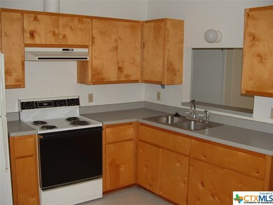 1909 Pecan St unit D, San Marcos, TX 78666 - photo 4