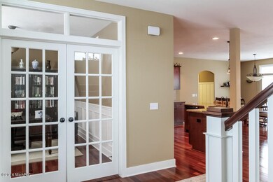 005-Foyer-2435419-small