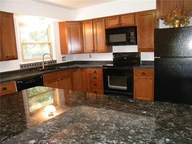 1608 Weslow Ct, Anderson, IN 46011 - photo 4