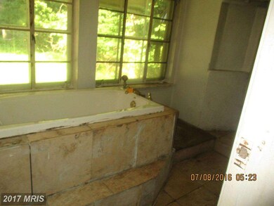 4809 Newman Rd, Temple Hills, MD 20748 - photo 7