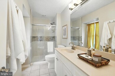 15150 Holleyside Dr, Dumfries, VA 22025 - photo 5