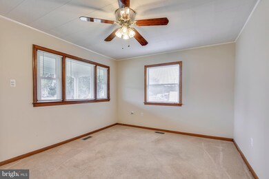 19 Compression Ct, Middle River, MD 21220 - photo 5