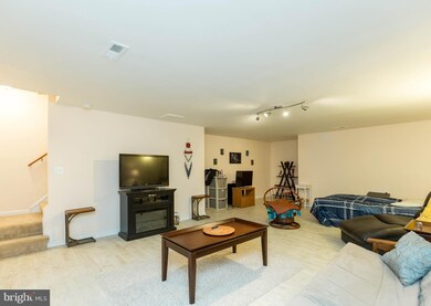 811 Madison Ct, Stafford, VA 22556 - photo 2