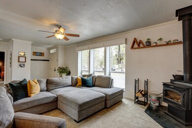 17477 Auklet Dr, Bend, OR 97707 - photo 5