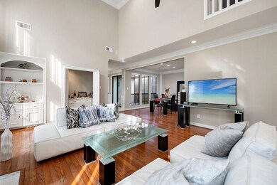 9661 Longmont Dr, Houston, TX 77063 - photo 7