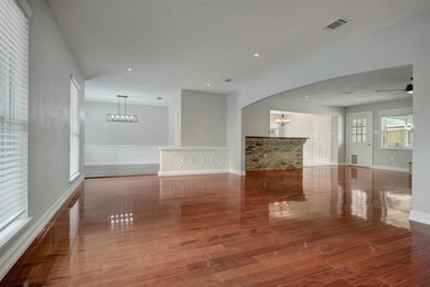 1150 Curtin St, Houston, TX 77018 - photo 4
