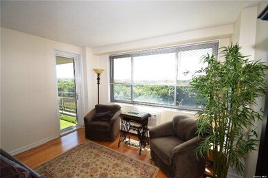 Lakeside Towers unit 12K, Bayside, NY 11361 - photo 3