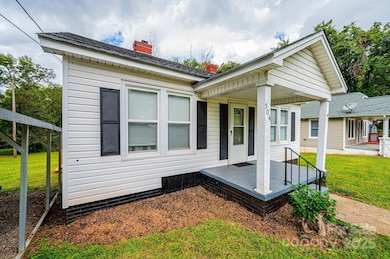 504 N Spring Ave, Newton, NC 28658 - photo 7