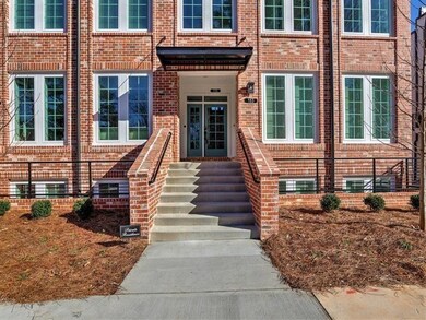 Luxury 4-sides brick end unit!