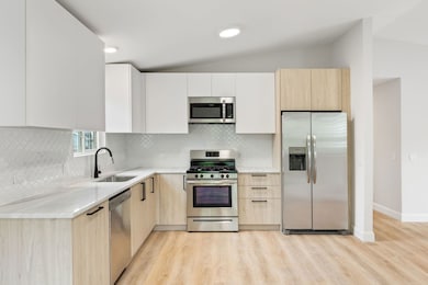 1525 11th St, Waukegan, IL 60085 - photo 6