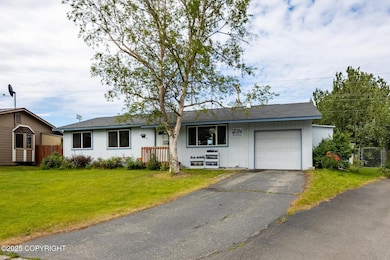 2541 Lyvona Ln-005