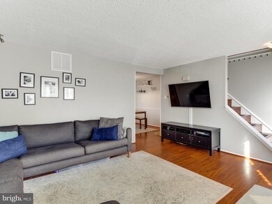 8665 Maple Glen Ct, Springfield, VA 22153 - photo 6