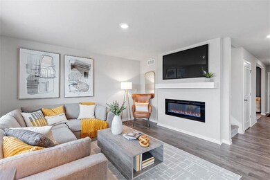 2820 50th St, Des Moines, IA 50310 - photo 4