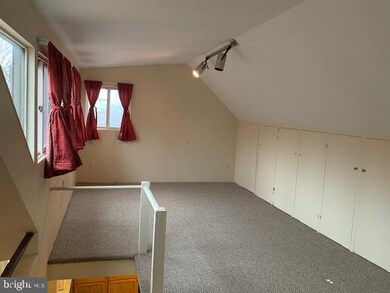 526 Hillcrest Place unit 2ND FLOOR, Gettysburg, PA 17325 - photo 7