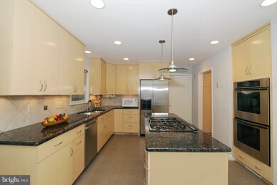 3911 Laro Ct, Fairfax, VA 22031 - photo 7