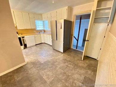 217 N Adams St, Sapulpa, OK 74066 - photo 5