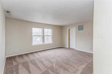 10119 Brushfield Ln, Fishers, IN 46037 - photo 4
