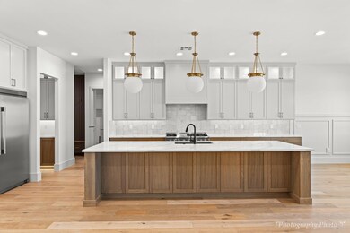 10-web-or-mls-3415 E Clara Lane-30