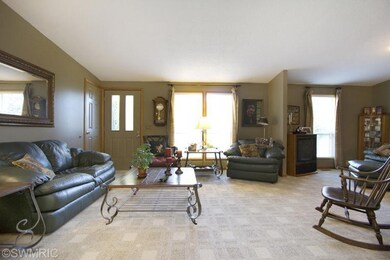 156 E Beech St NE, Cedar Springs, MI 49319 - photo 2