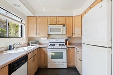 07 - Kitchen