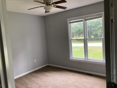 2901 1/2 Rouse Rd, Kinston, NC 28504 - photo 3