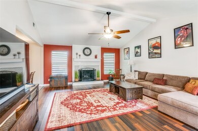 916 Columbus Ct, Bedford, TX 76022 - photo 5