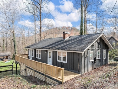 1420 W Lakeshore Dr, Landrum, SC 29356 - photo 3