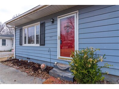 207 Mary St, Jeffersonville, IN 47130 - photo 5