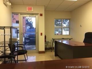 FRONT OFFICE 249 S.F.