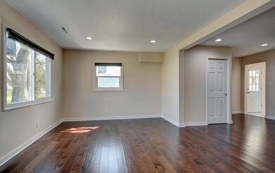 Living Room (3)