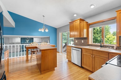 707 26th St SW, Austin, MN 55912 - photo 7