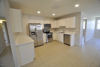 2470 E John Cabot Rd unit 3, Phoenix, AZ 85032 - photo 3