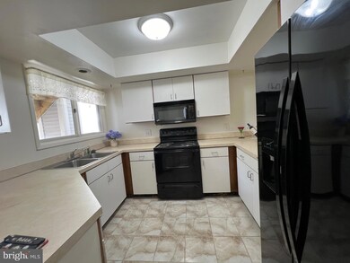 2304 Creekside Dr unit 44, Newark, DE 19711 - photo 6